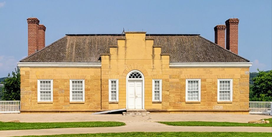 commanding officer's house at historic fort snelling